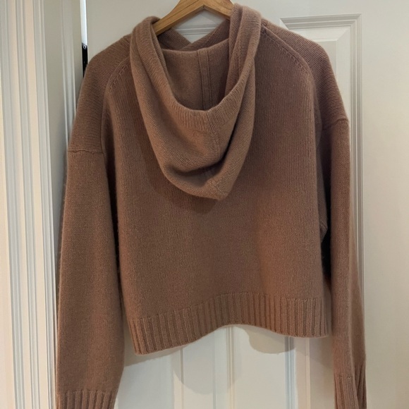 Gorgeous Carmel coloured cashmerer sweater from Aritiza! - Picture 2 of 4